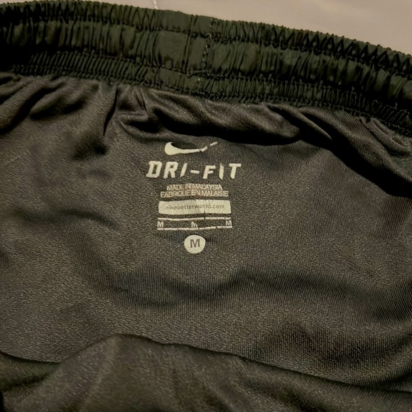Nike running shorts - Picture 3 of 3